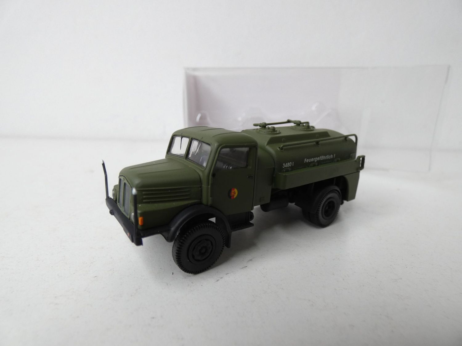 IFA  S 4000-1 Tankwagen "NVA" von Brekina H0 in OVP