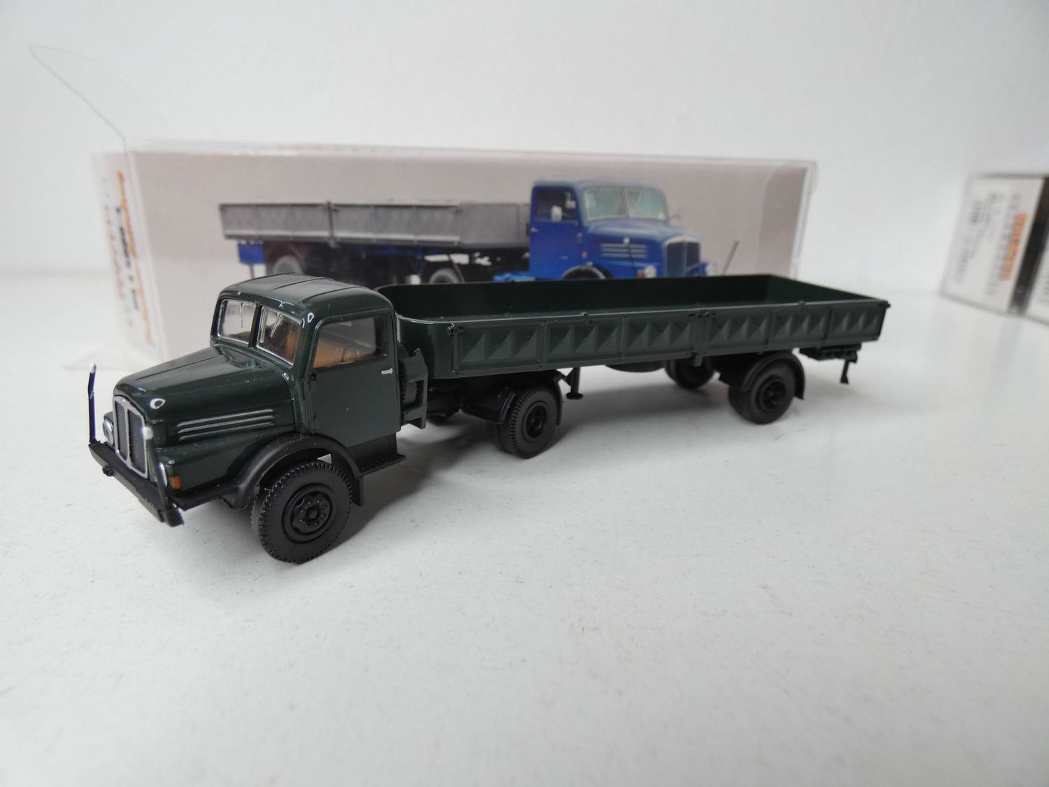 IFA S 4000-1 Sattelzug  Stahl Pritsche  von Brekina H0 in OVP