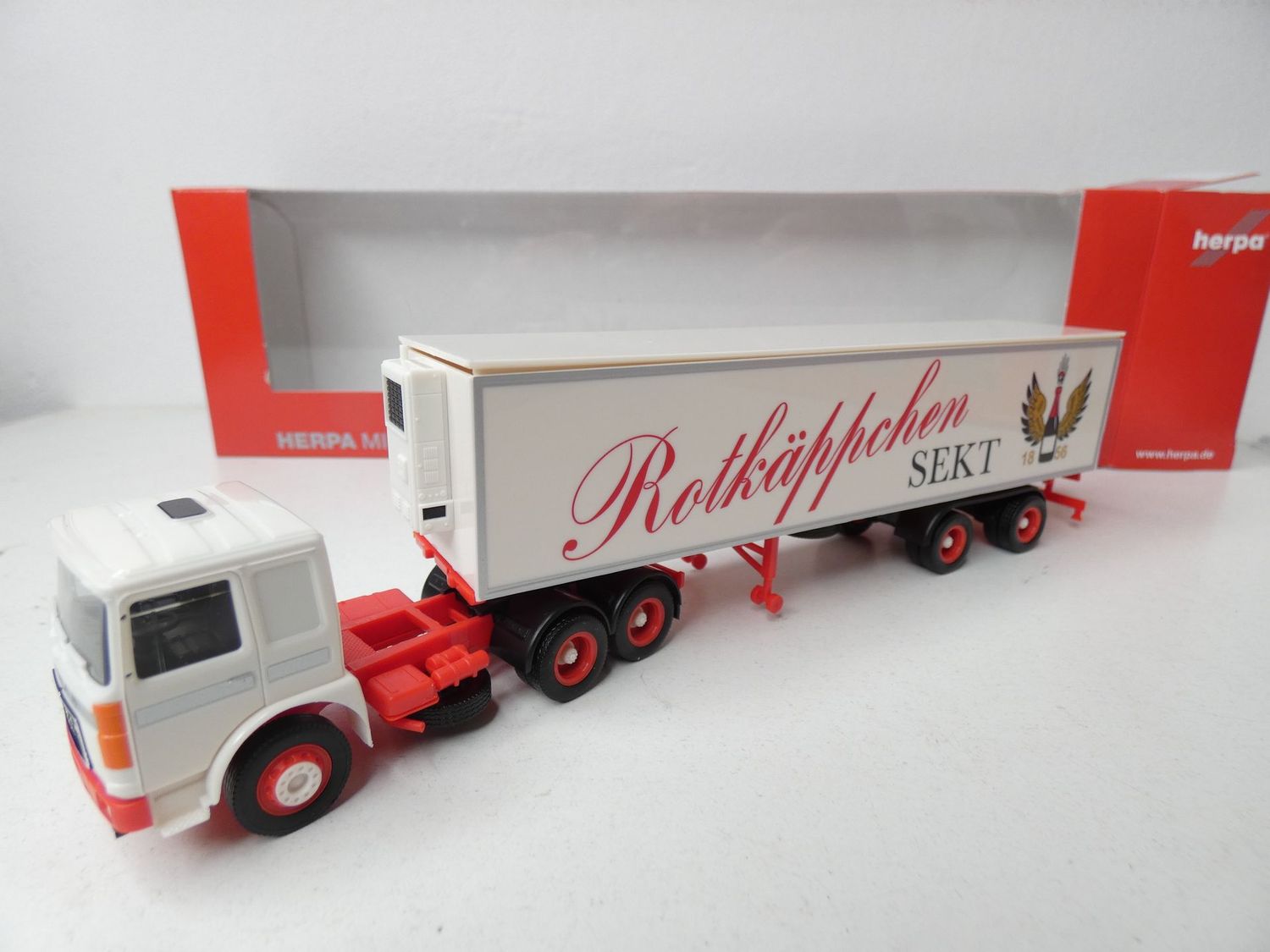 Roman Diesel "Rotkäppchen Sekt" Kühlung in 1:87 von Herpa