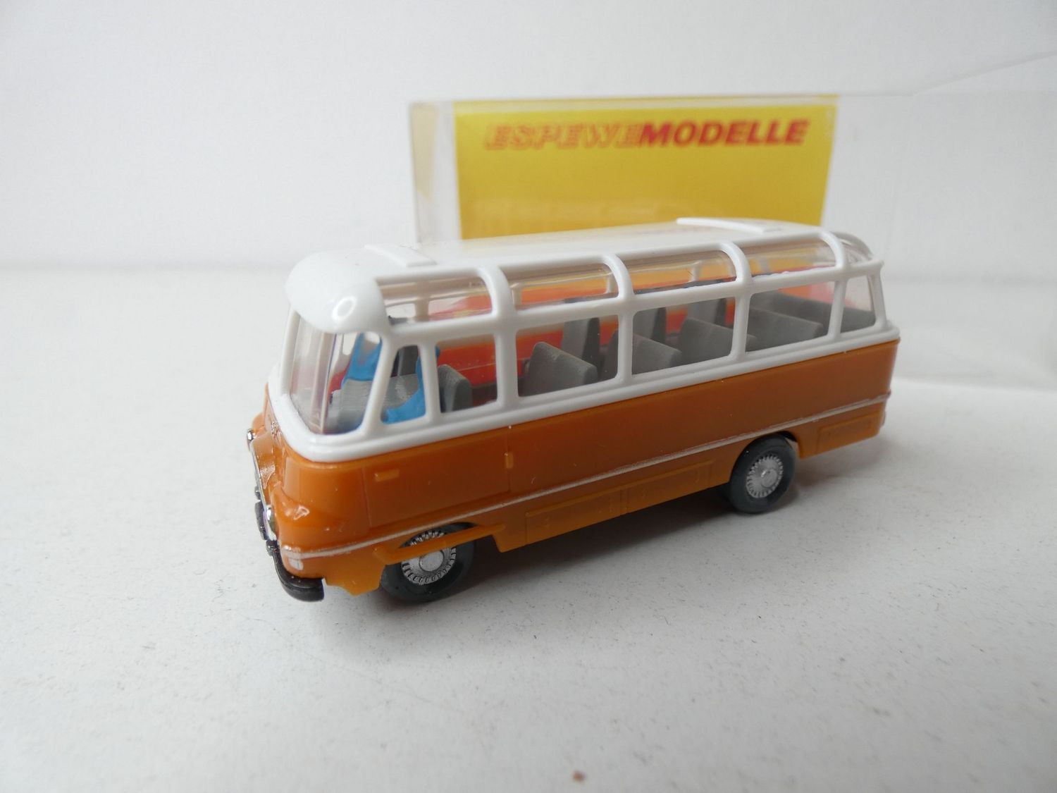 Robur Bus LO 2500 in H0 von ESPEWE Busch
