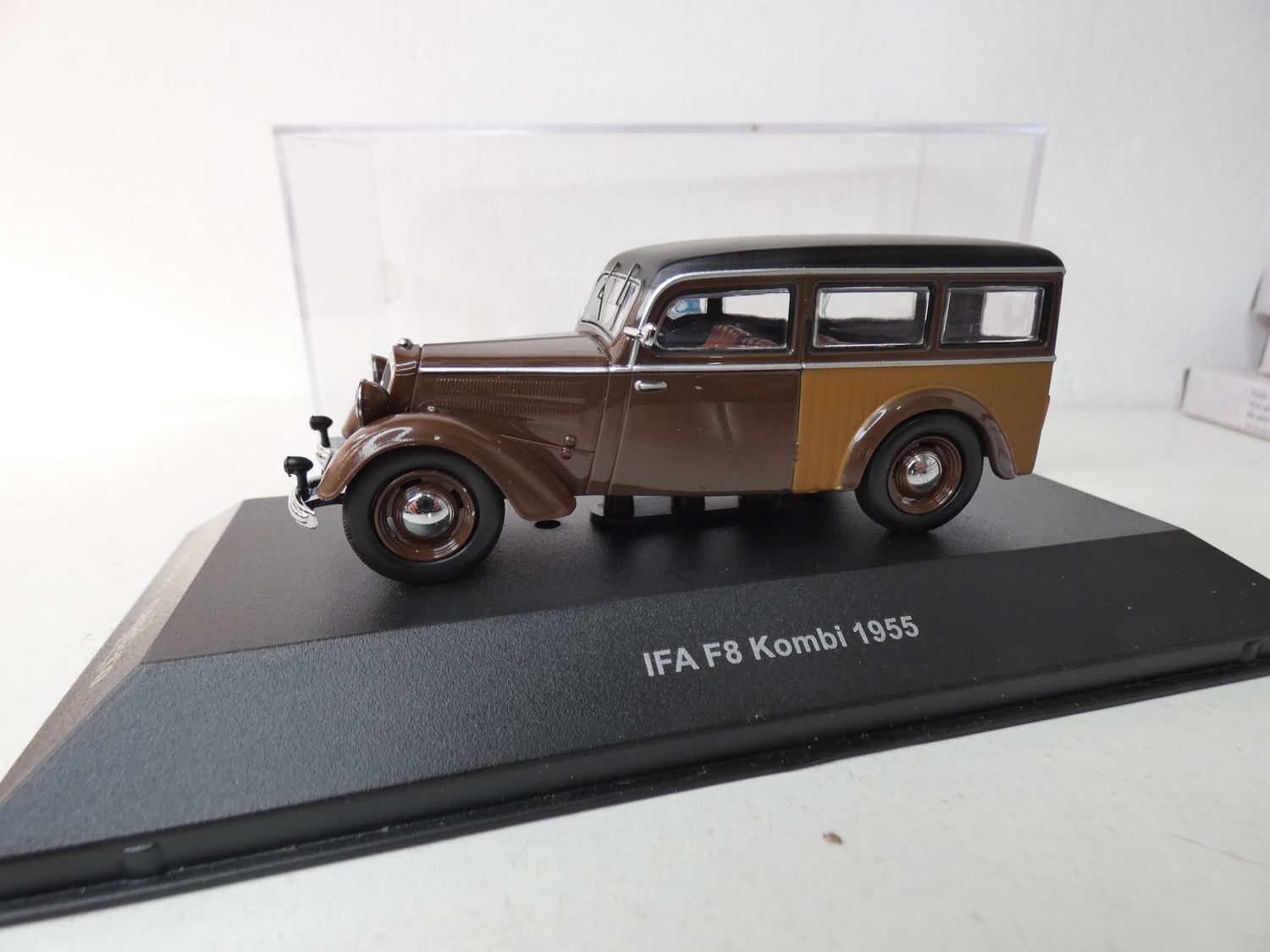 IFA F8 Kombi 1955 Cars und Co Company 1:43  Limited Edition 500 Stück