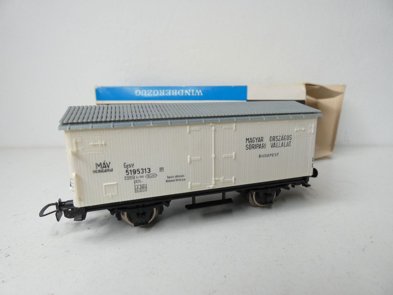 Kühlwagen der MAV von Piko alt in H0