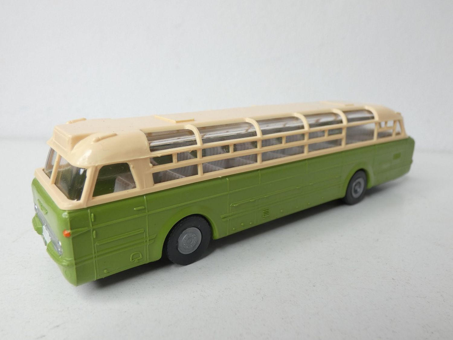 Ikarus 55 von SES in H0