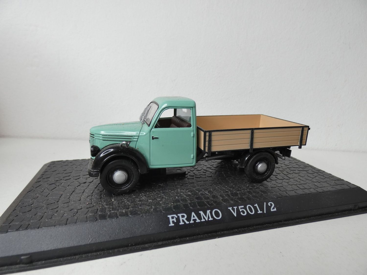 Framo V501/2  1:43