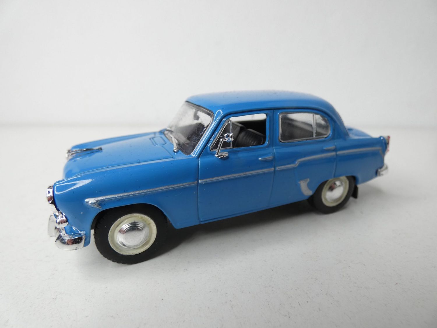 Moskwitsch 407 in 1:43