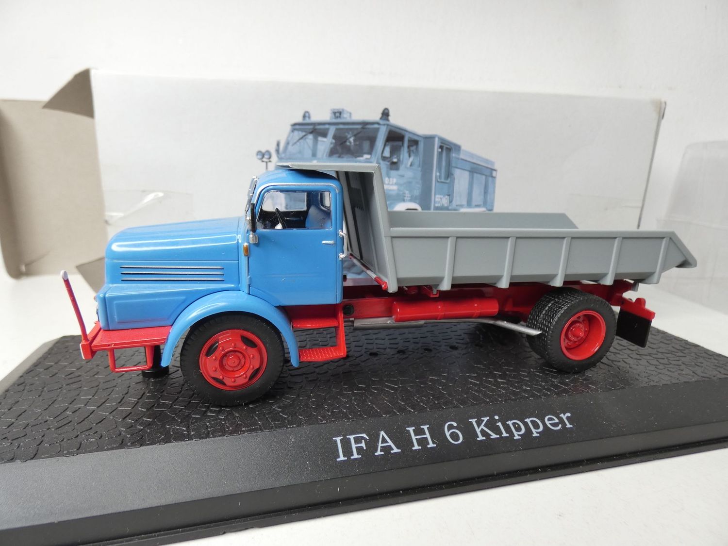 IFA H6 Kipper in 1:43 von Atlas in OVP