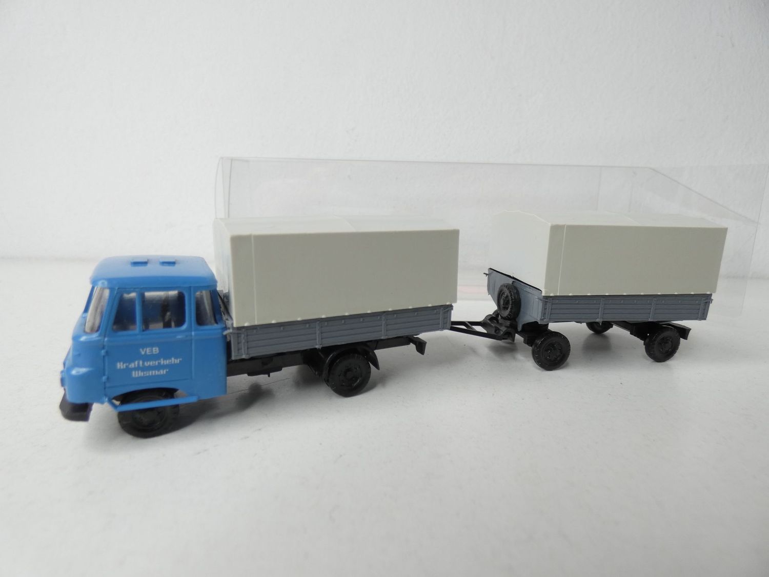 Robur LO 2500 Hängerzug "VEB Kraftverkehr Wismar" von SES/Modelltec