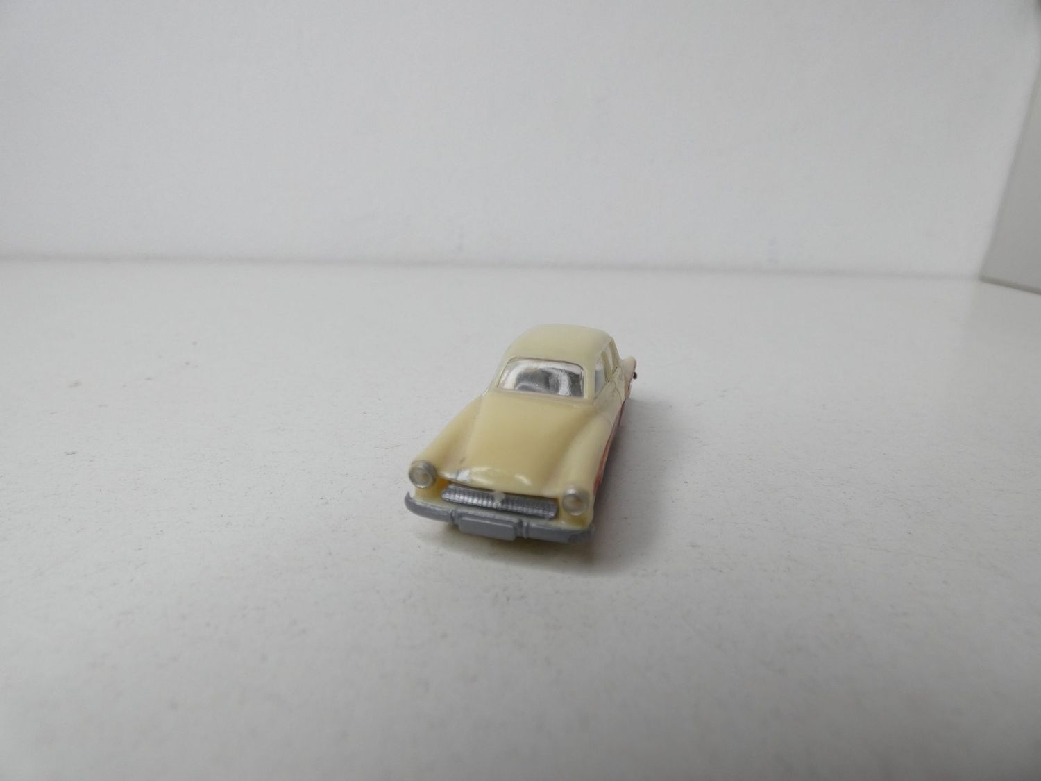 Wartburg 311 zweifarbig von Haufe H0