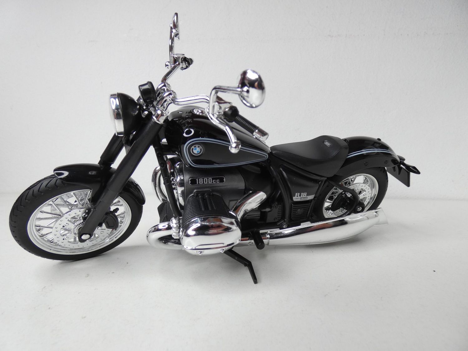 BMW R18 von Welly in 1:12