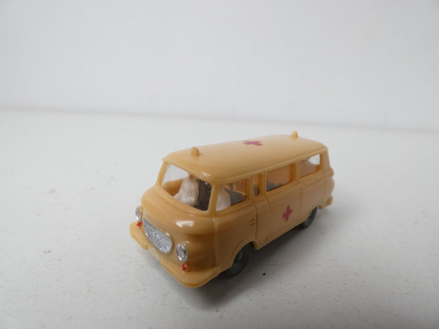 Barkas B1000 Krankenwagen von ESPEWE in H0