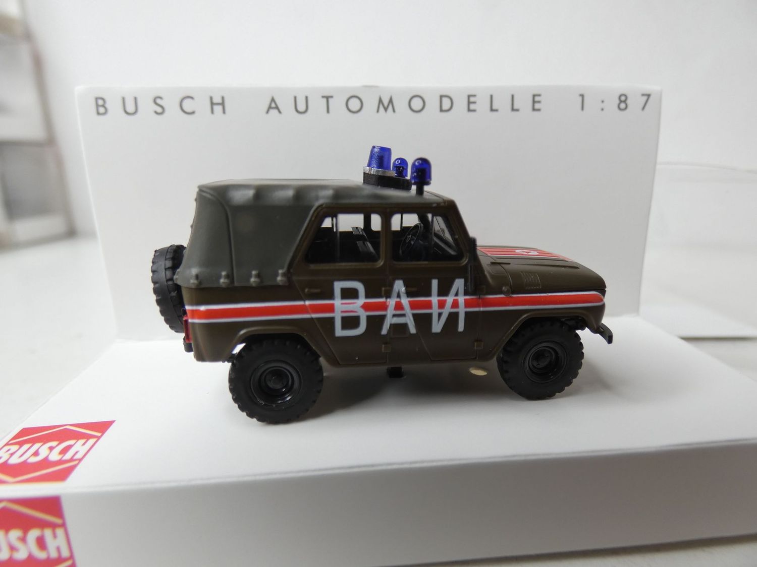 UAZ 469 "WAI" 1:87 H0 von Busch