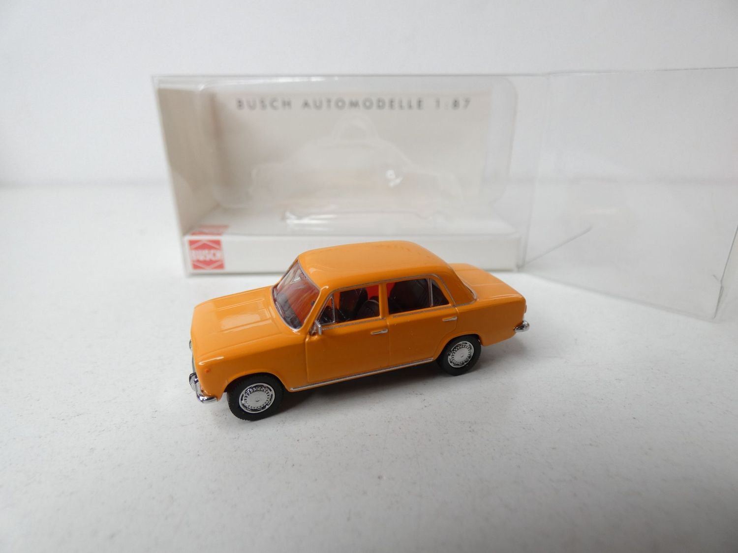Lada 1200 Sgiguli 2101 Gelborange 1:87 H0 von Busch