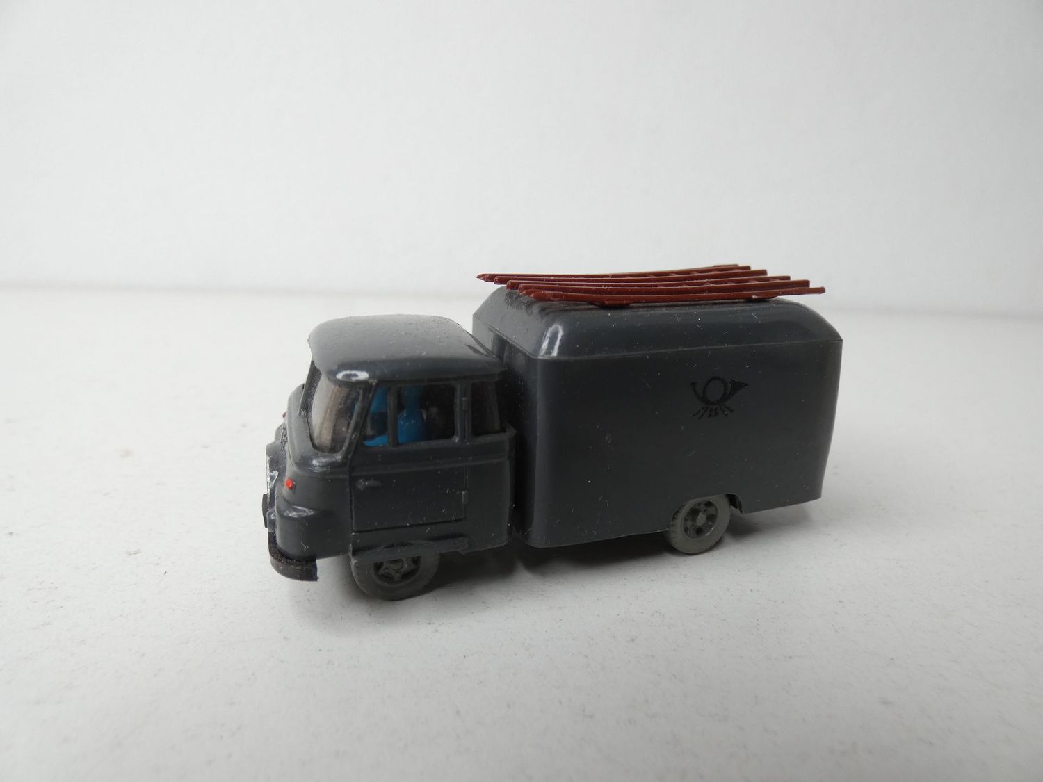 Robur LO 2500 Koffer Deutsche Post mit Leitern ESPEWE alt