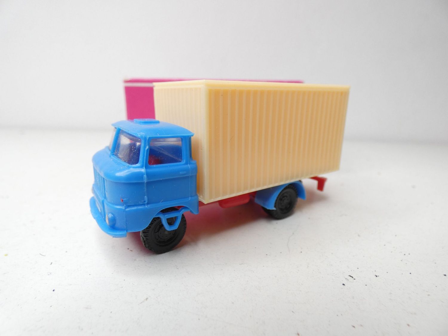 IFA W 50 blau Koffer von Minicar in OVP