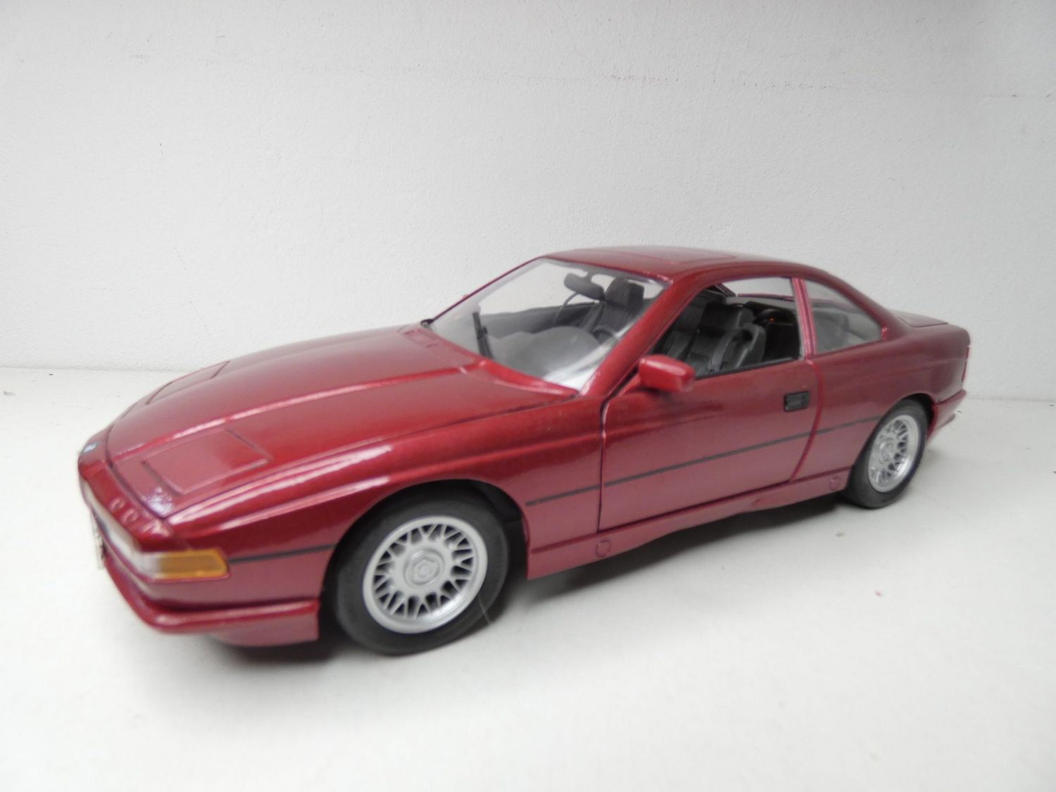 BMW 850i von Maisto in 1:18