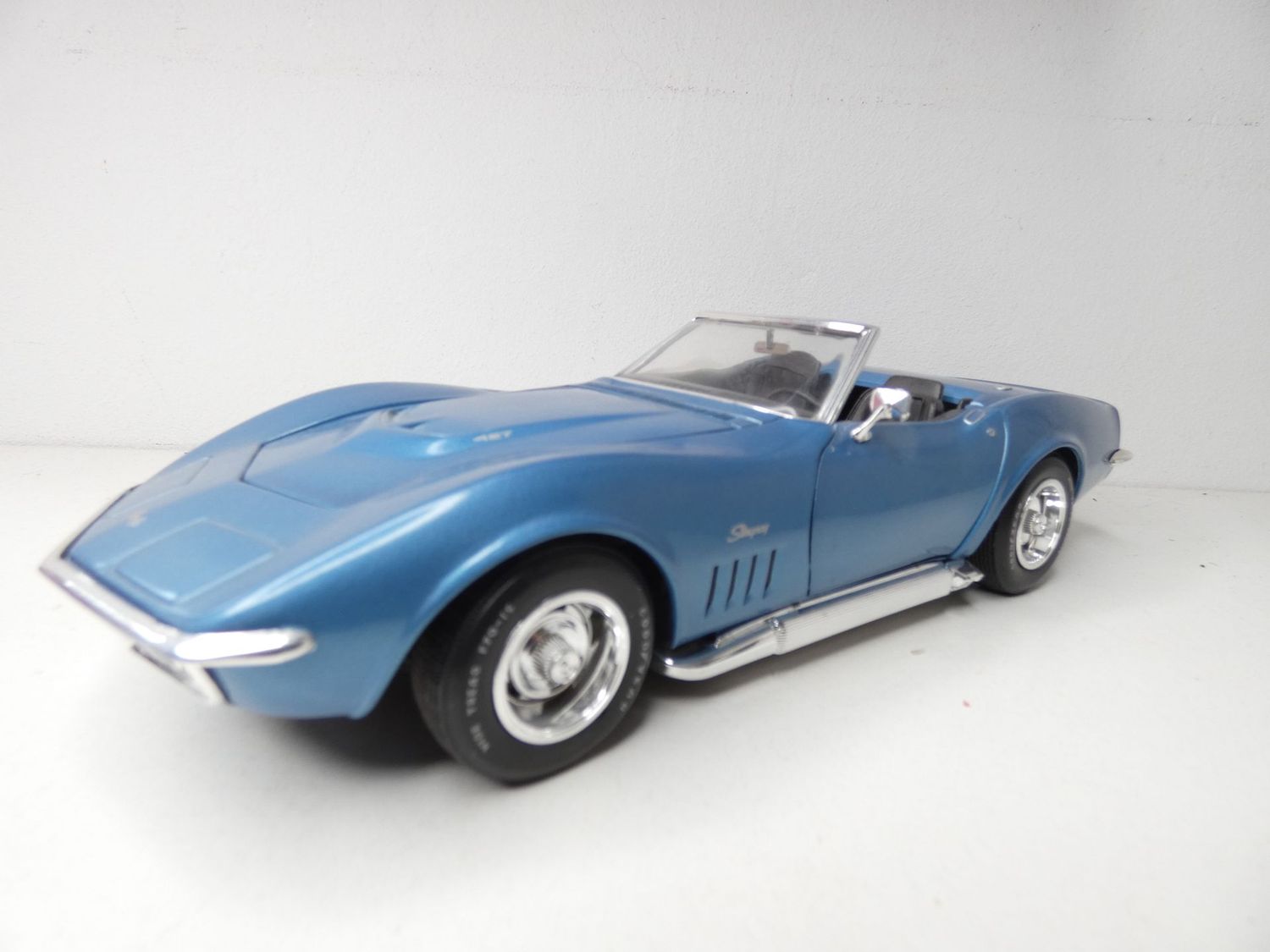 Ciorvette 1969 Stingray von Revelle 1:18