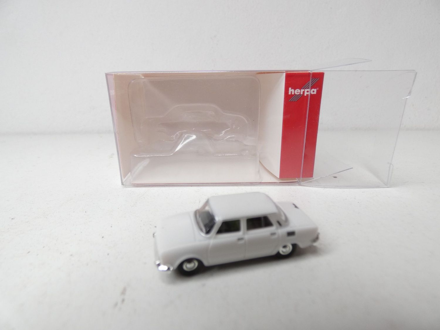 Skoda 110 L weiß von Herpa TT