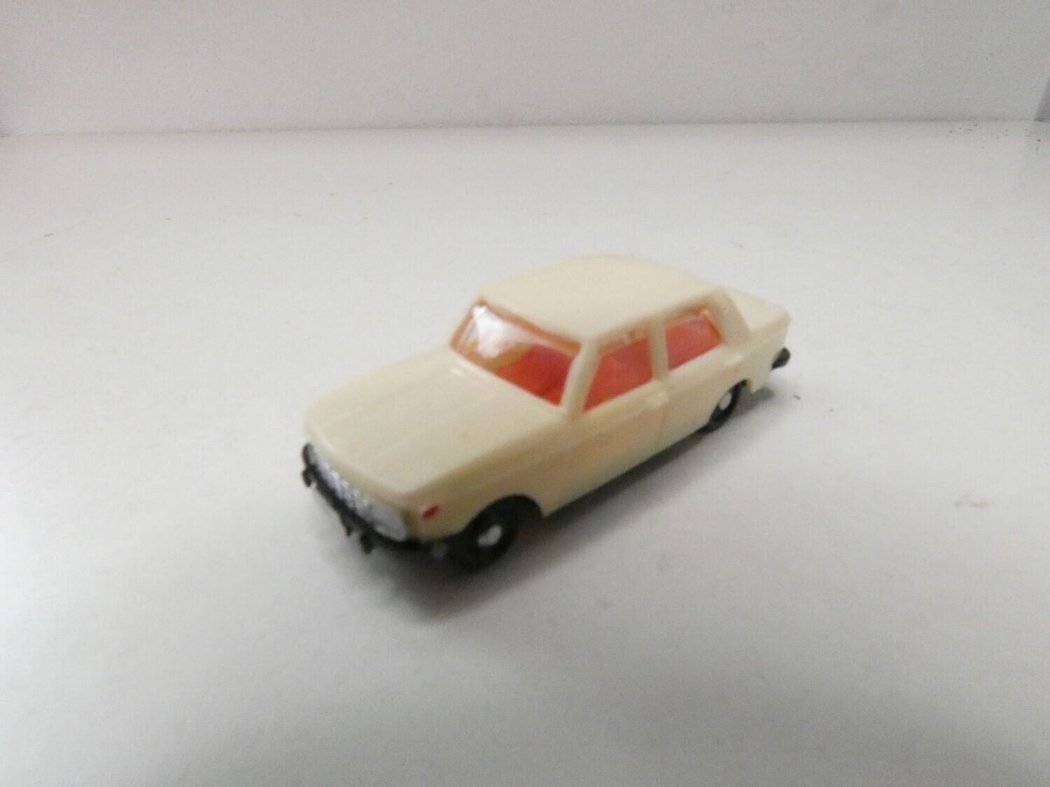 Wartburg 353 beige ESPEWE alt Wartburg 353 beige ESPEWE alt