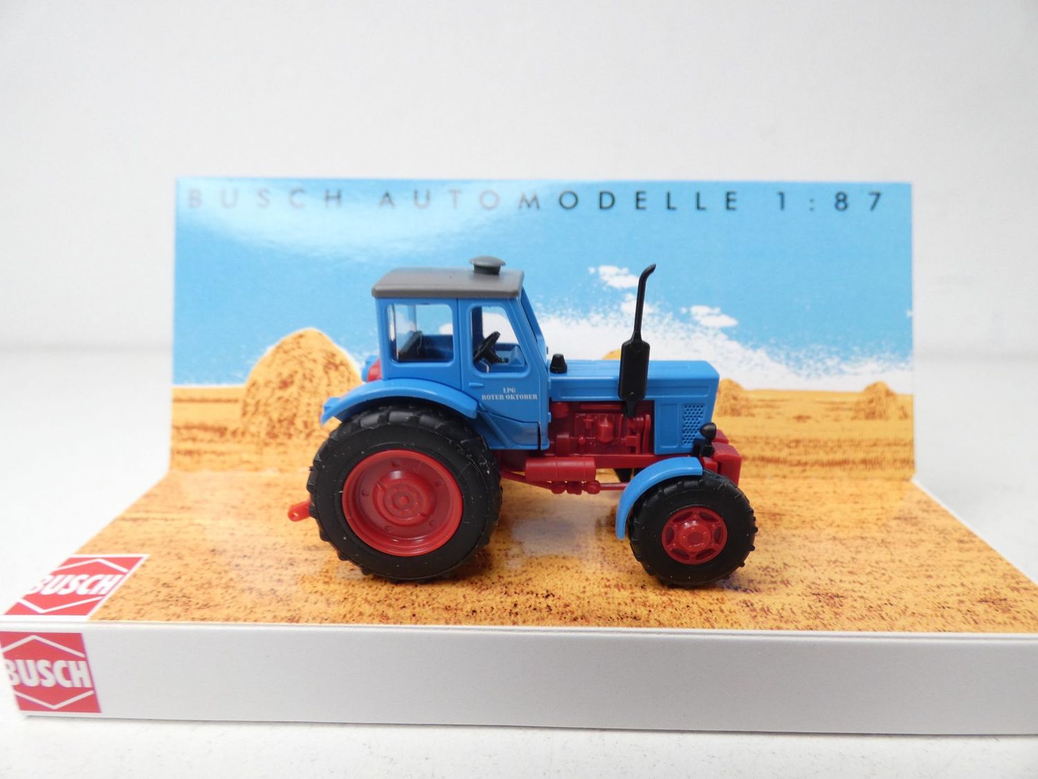 Traktor Belarus MTS-502 Traktor Belarus MTS-502 "Roter Oktober" in 1:87 H0