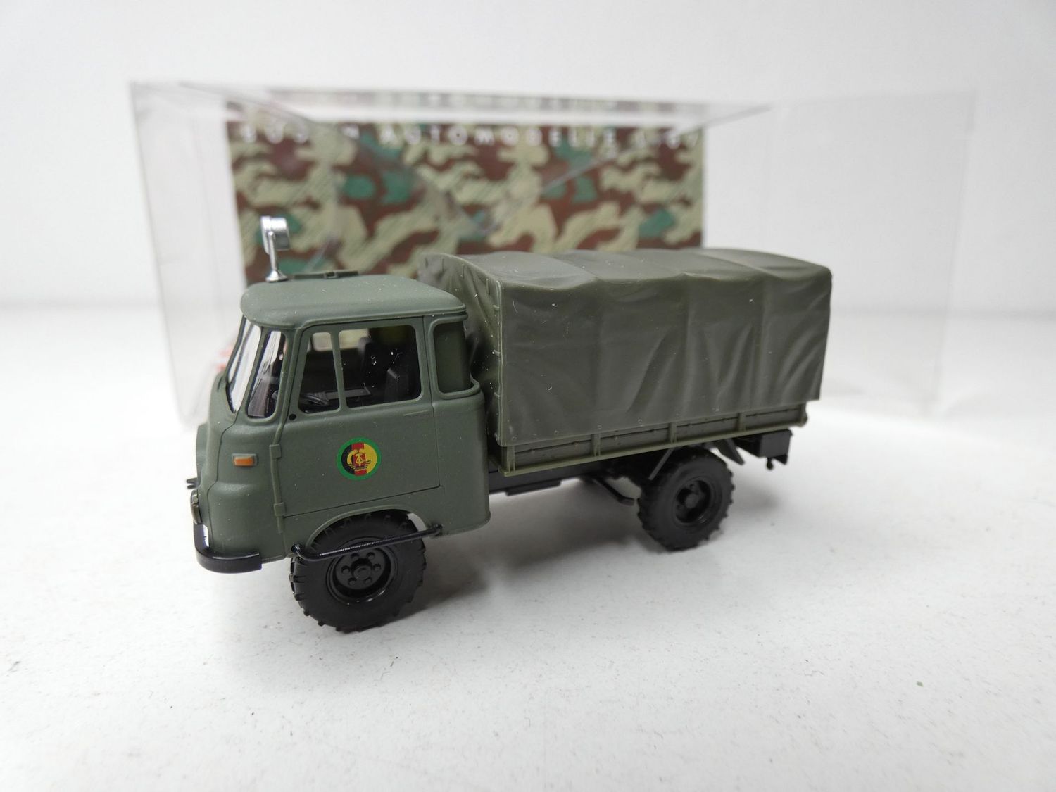 Robur LO 1800 A Robur LO 1800 A "Grenztruppen" von Busch H0