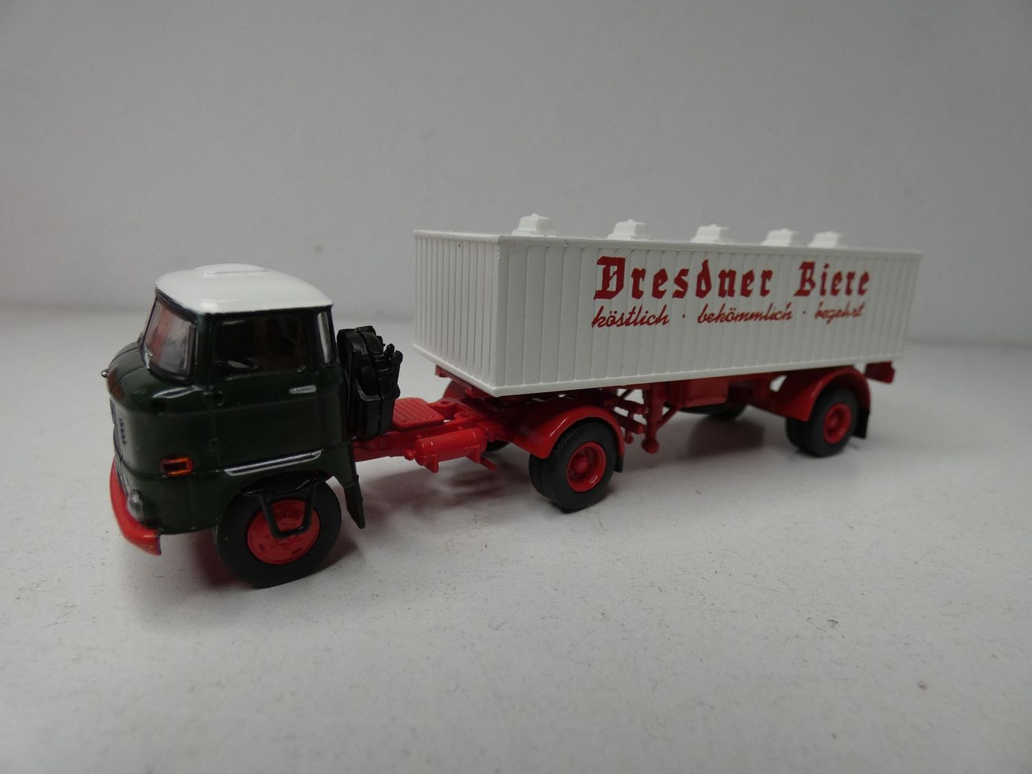 IFA W 50 Sattelzug "Dresdner Biere" von Brekina H0