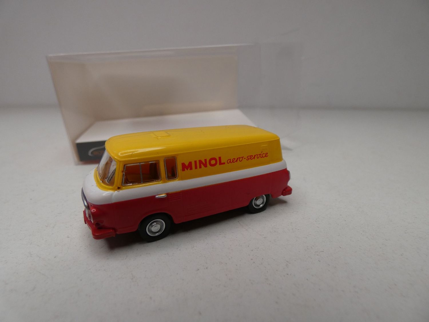 Barkas B1000 Barkas B1000 "Minol Aero Service" von Brekina H0 Sondermodell