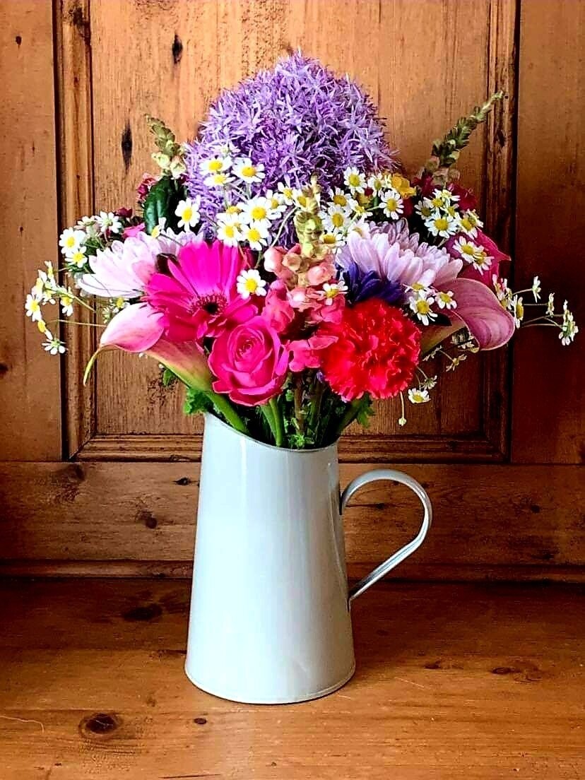 Florist Choice  Mixed Bouquet  Jug Special  : £40.00