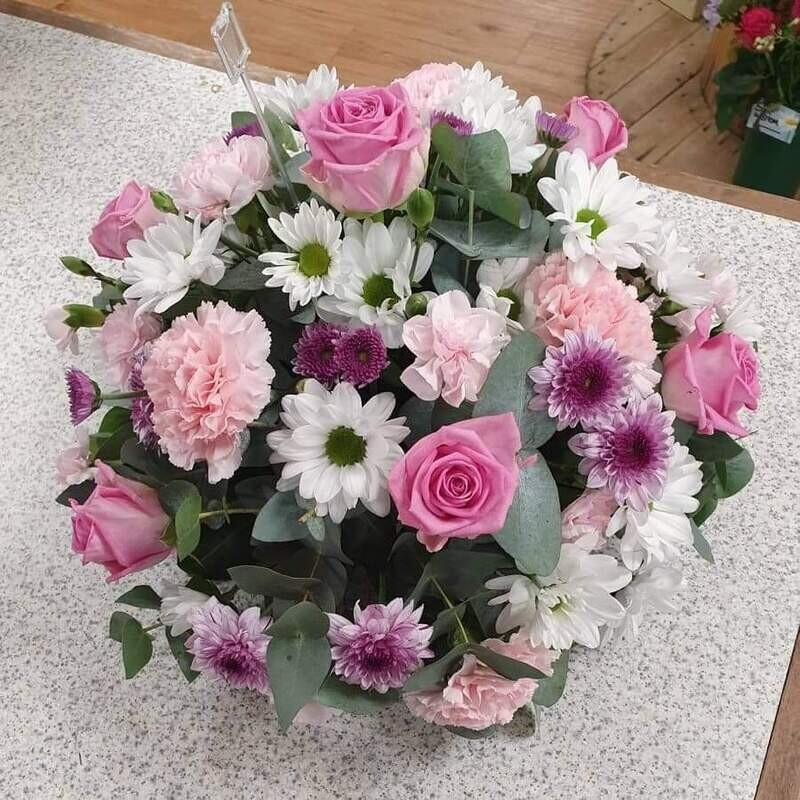 Florist Choice
White and Pink  Posy: From £25.00