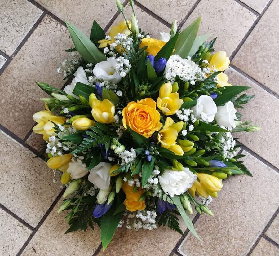 Florist Choice
 Yellow and White Grave  Posy: From £25.00