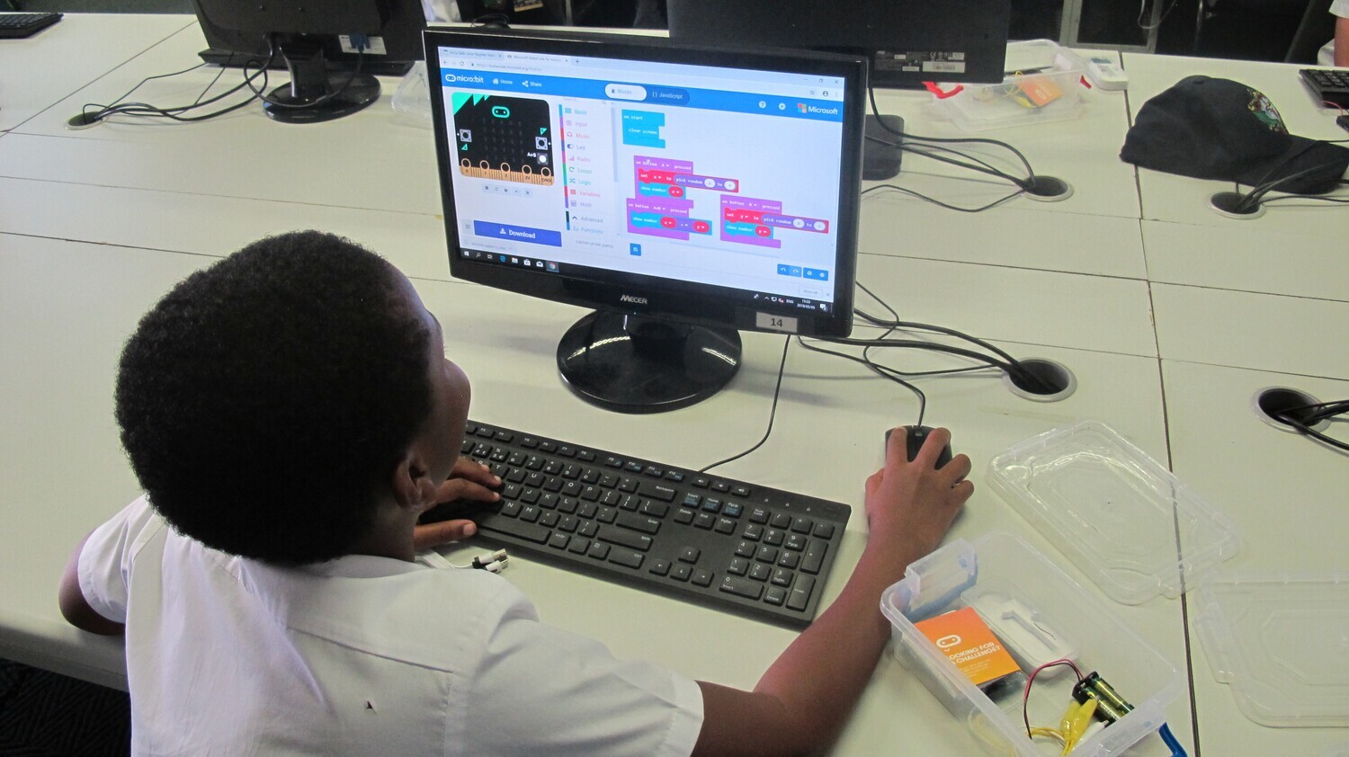 Kiddiengineer Module 1a: Introduction to coding course