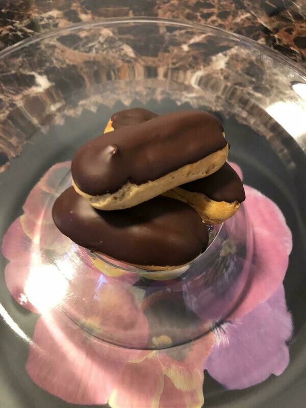 12 x Eclairs /filled with Vanilla Crème (France)