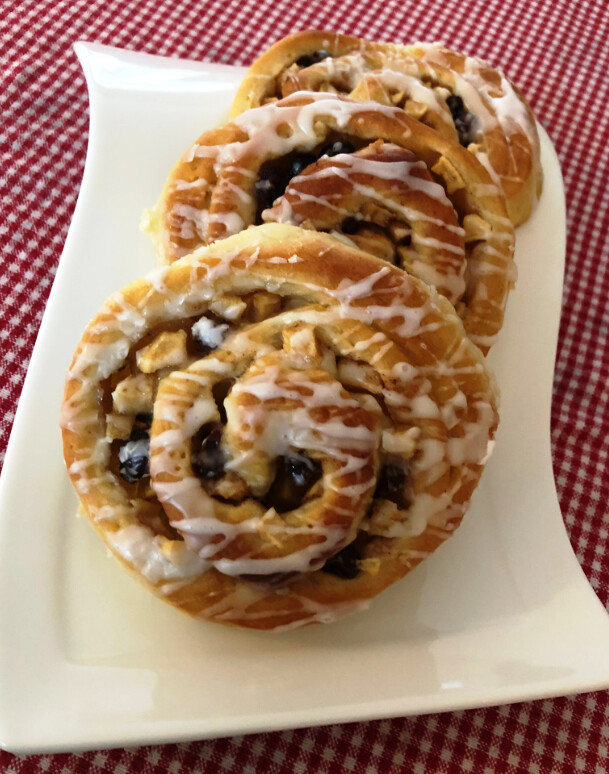 6 x Schnecken, yeast risen breakfast pastry
available POPPYSEED