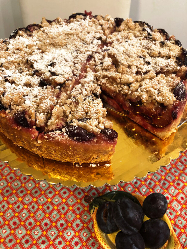 Zwetschgenkuchen (Plum Cake)