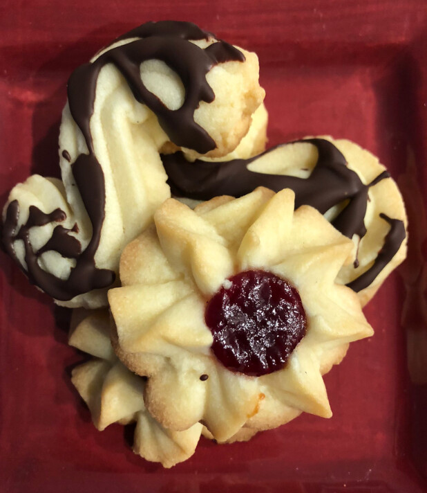 12 x   Spritz cookie,  Holiday cookie