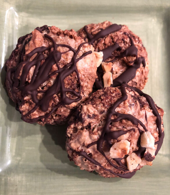12 x   Brutti ma Buoni, Hazelnut-chocolate, gluten free Holiday cookie
