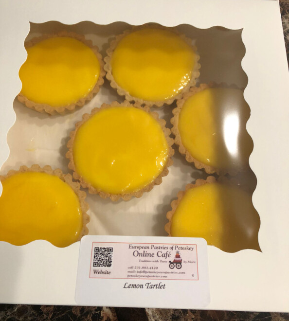 6 x  Lemon Tartlets