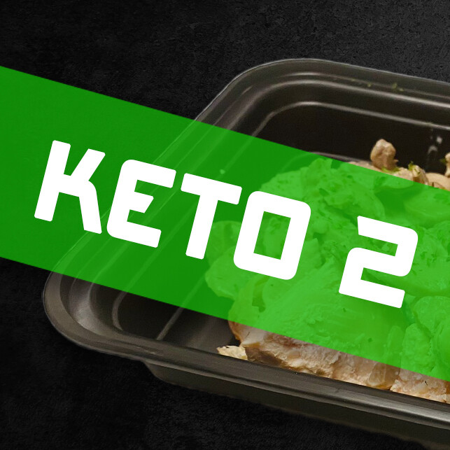 Tiritas de pechuga en salsa de ajo rostizado, acompañado de rissoto de coliflor con setas
