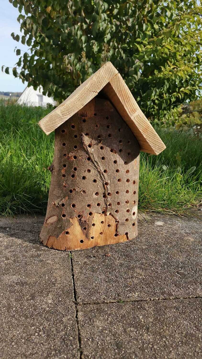 Insekten-Hotel handgemacht