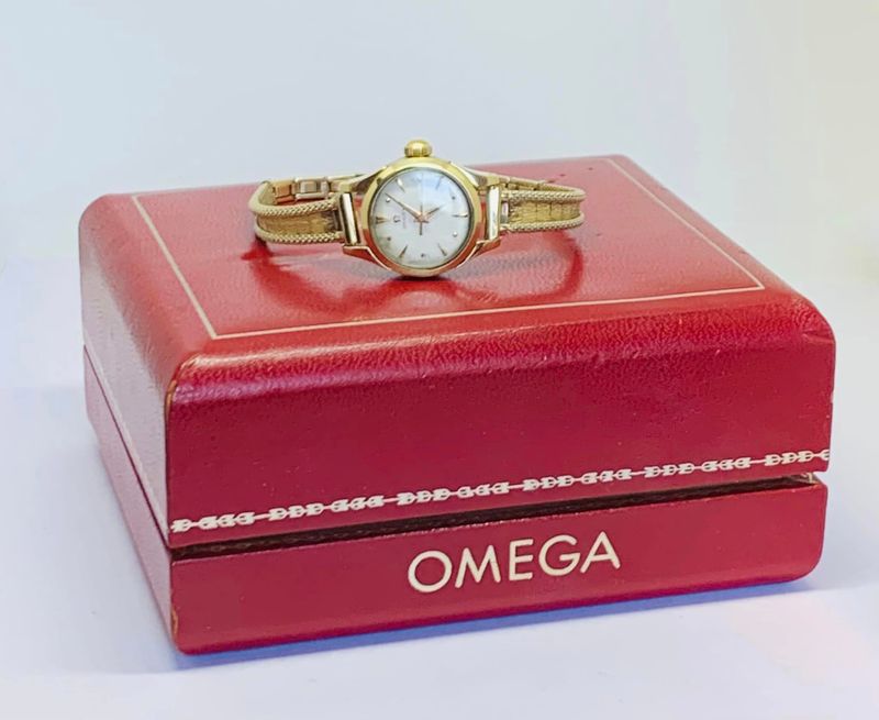 Beautiful Vintage Boxed & Working Ladies Gold Omega Cocktail Watch (d.1952)