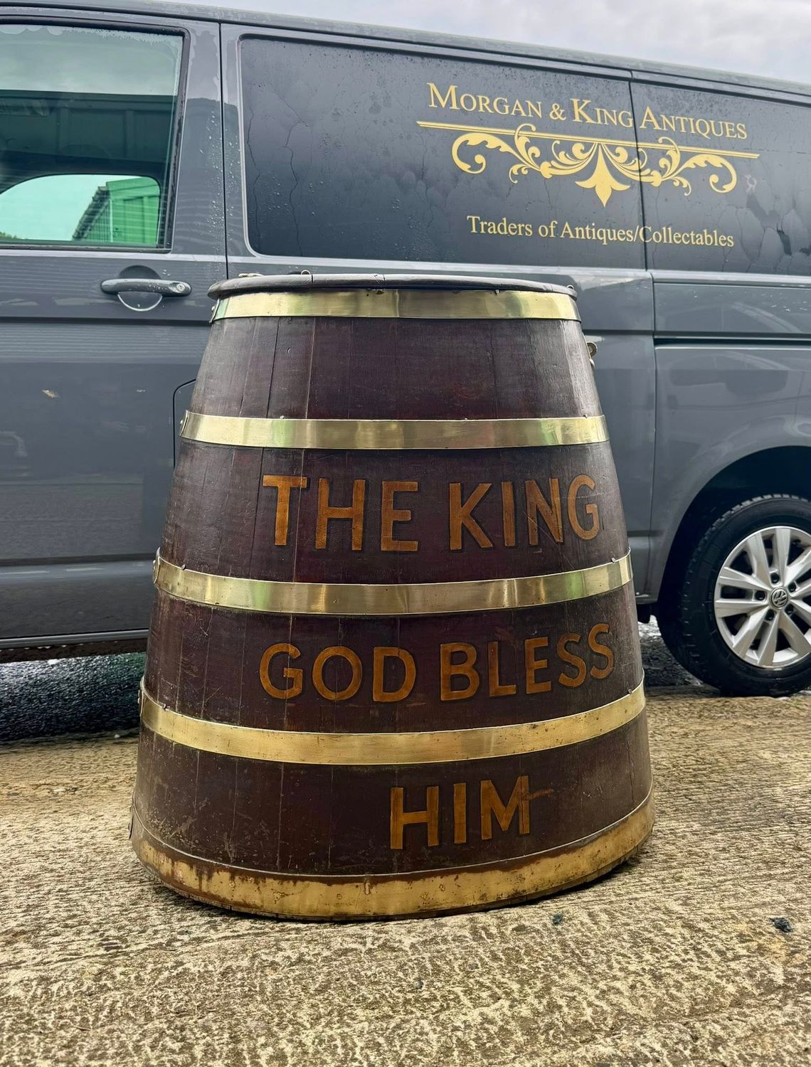 Superb Large Royal Navy Solid Oak Coopered Grog or Rum Ration Serving Barrel c.1800-37. Superb Large Royal Navy Solid Oak Coopered Grog or Rum Ration Serving Barrel c.1800-37.