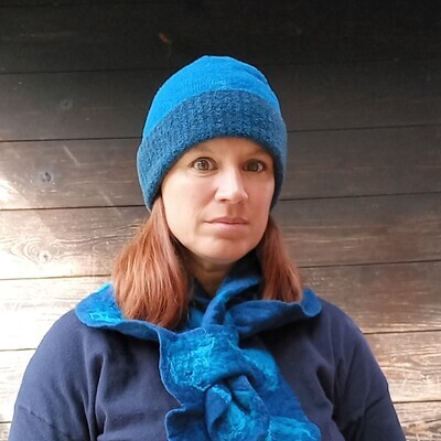 Lambswool blend warm beanie BLUE Lambswool blend warm beanie BLUE
