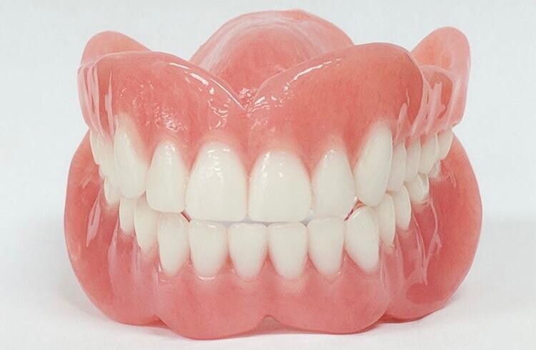 PROTESIS DENTAL COMPLETA