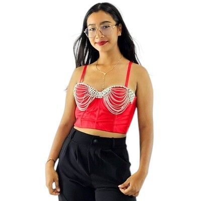 Crop top de tirantes con ajuste de ganchos y cadenas en parte superior