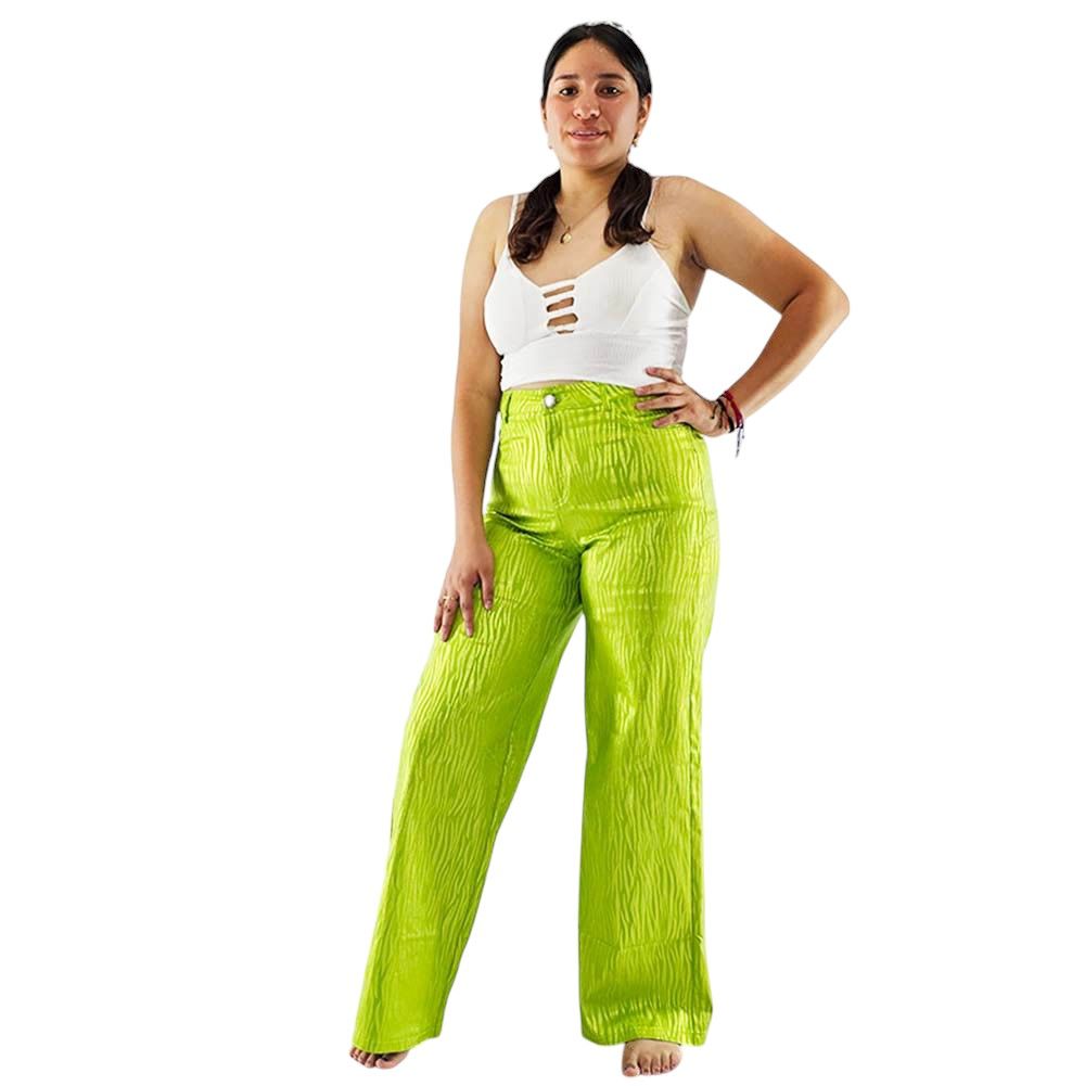 Pantalón casual acampanado, con bolsillos, tiro alto