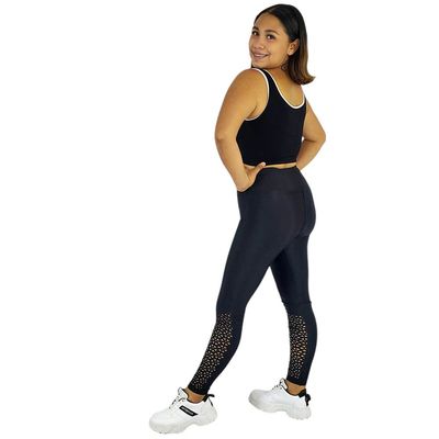 Leggins deportivo, agujeros a los costados, ayuda al tono muscular