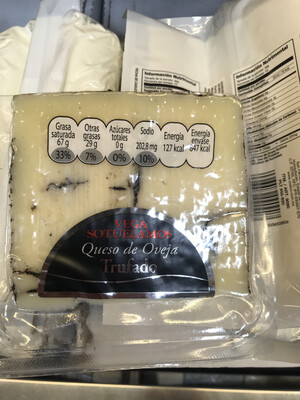 Vega Sotuelamos Lamb Cheese With Black Truffle (200g)