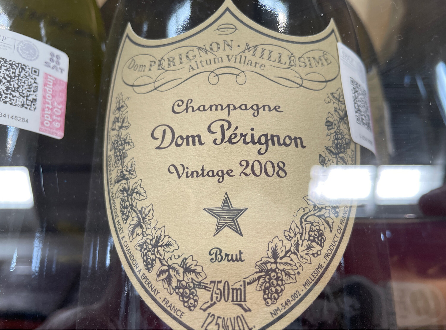 Dom Perignon Champagne  *