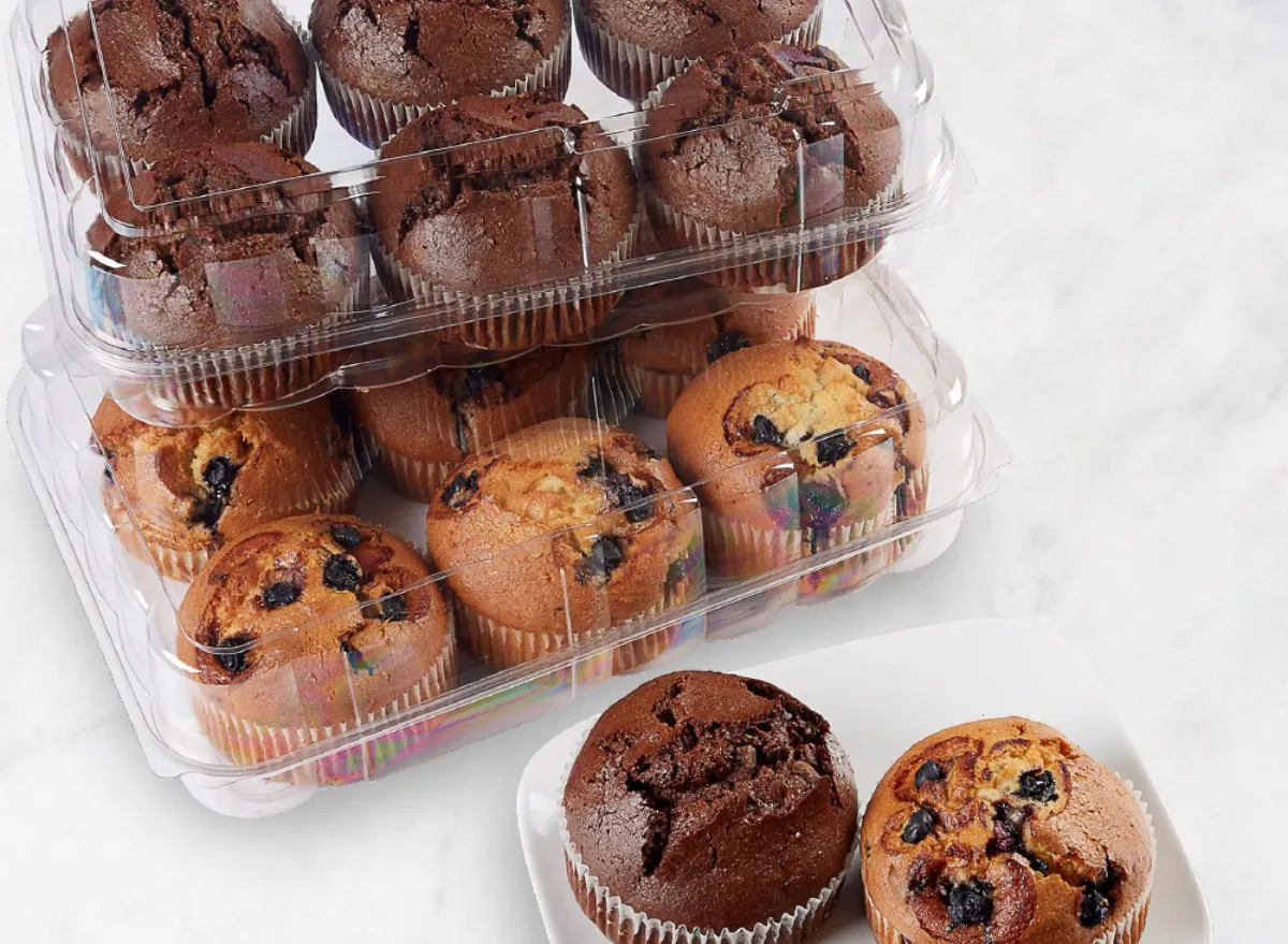 Kirkland Fresh Assorted Muffins (Vanilla, Chocolate &amp; Blueberry) 12pz