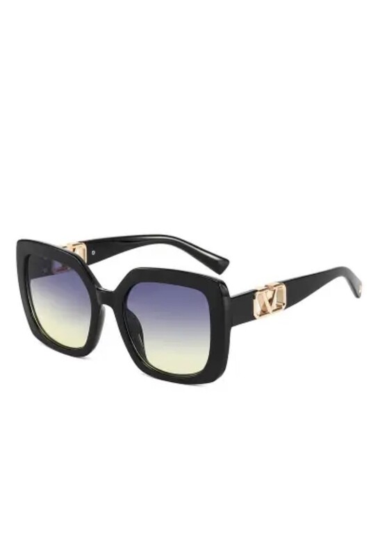 Oversized sunglasses