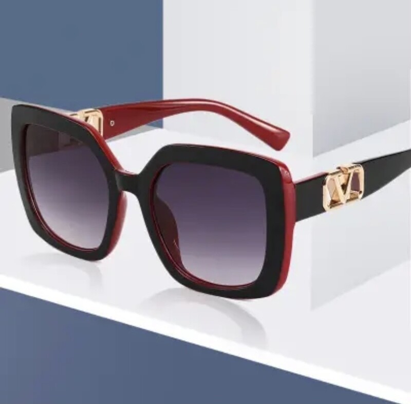 Oversized v sunglasses